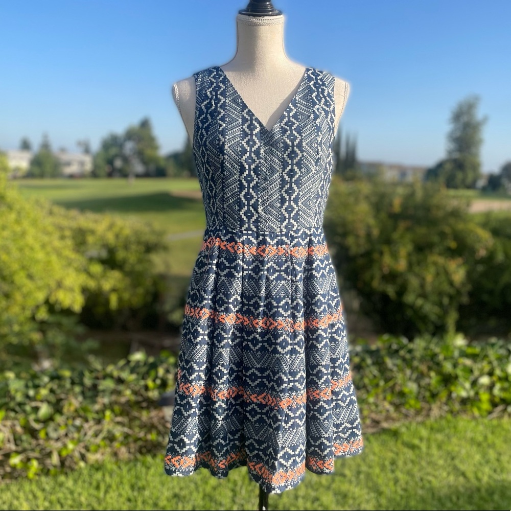 Skies are blue 🌌 womens dress size small 👗